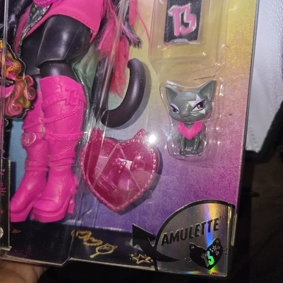 Monster High Catty Noir Doll G3 Amulet Series New in Box Mattel 2023 - Picture 9 of 10